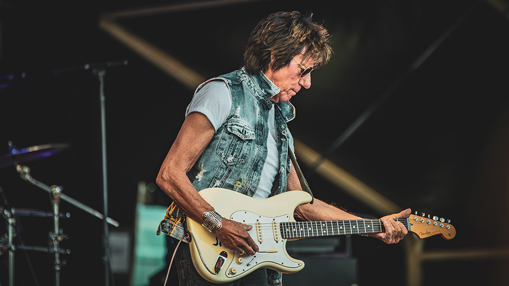 Jeff Beck, One of the Guitar Masters of the Rock Era, Dies at 78