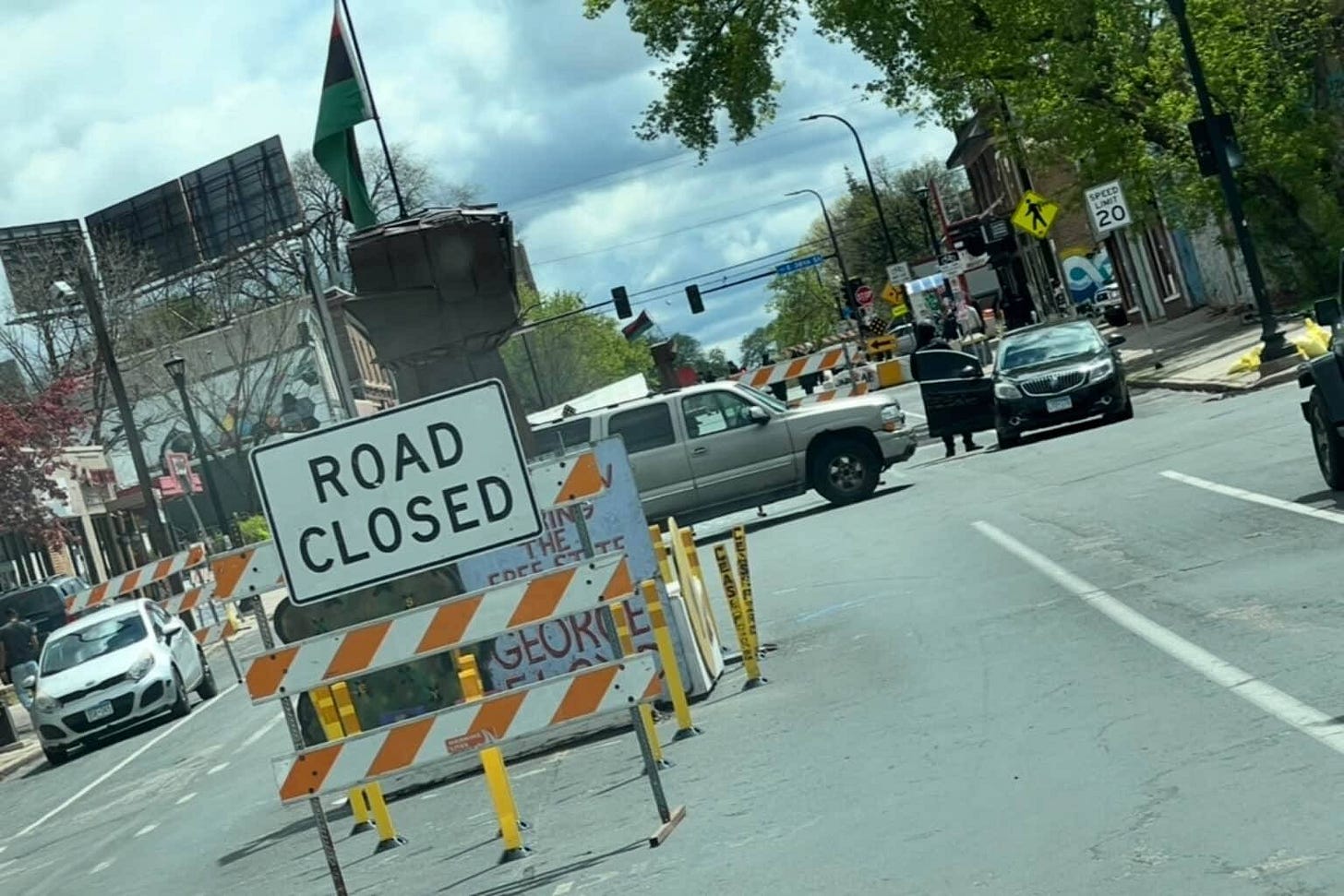 May be an image of street, road and text that says 'HSR CLOSED ROAD GŁORO D'
