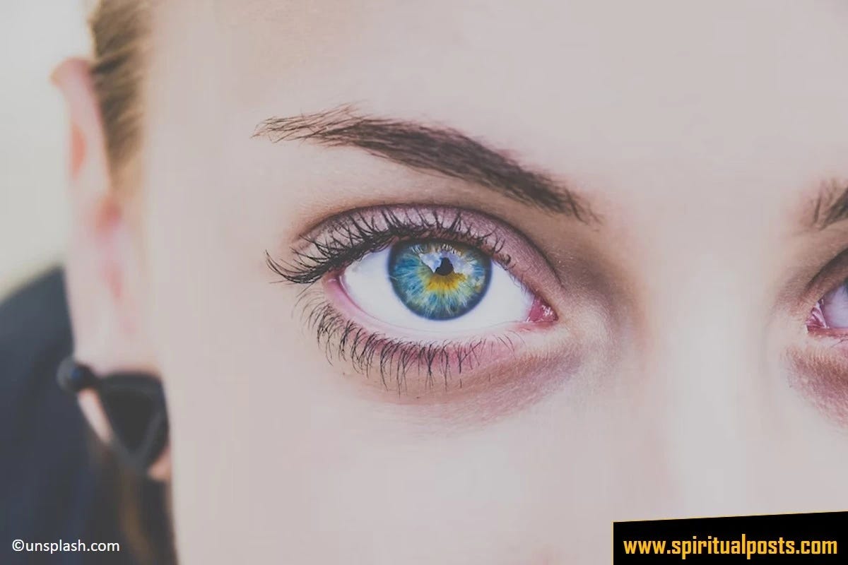 Sanpaku Eyes: Meaning, Superstition, & Celebrities | Spiritual Posts