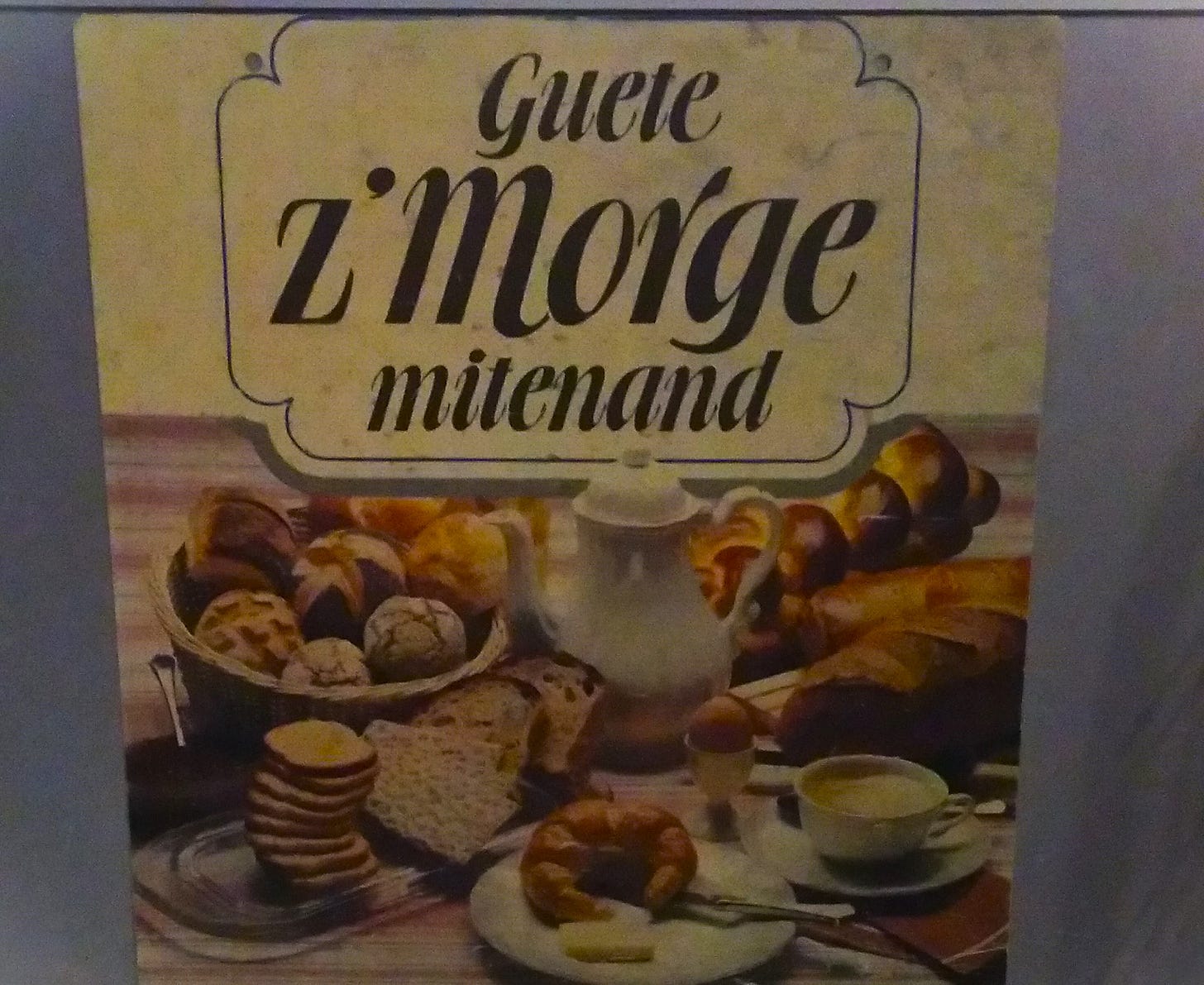 Poster raffigurante una colazione con prodotti da forno e bevande calde