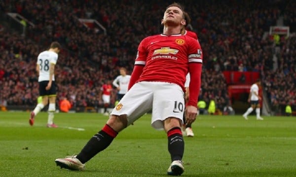 spurs lose to manchester united wayne rooney bulge falling 2015