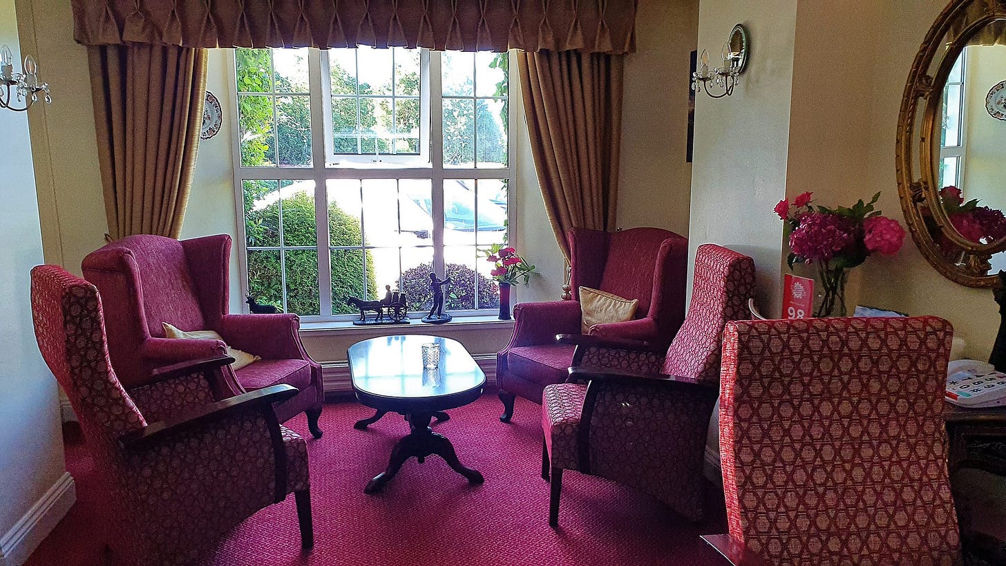 This picture shows the warm and welcoming sitting room.