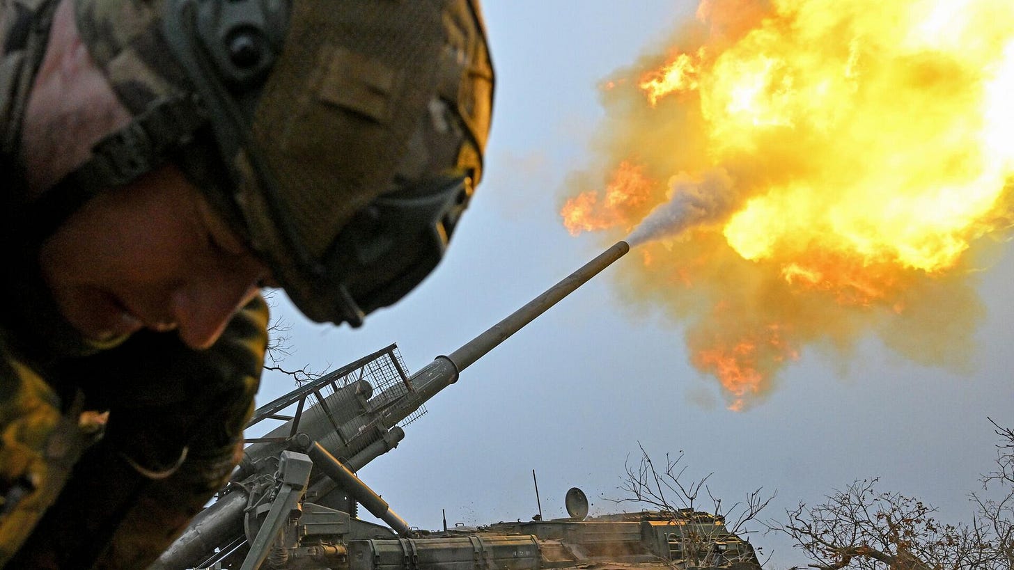 Russian servicemen of the Tsentr group of forces fire a 2S7 Malka self-propelled howitzer towards Ukrainian positions in the Krasnoarmeysk (Pokrovsk) sector of the frontline amid Russia's military operation in Ukraine. - Sputnik International, 1920, 10.12.2024