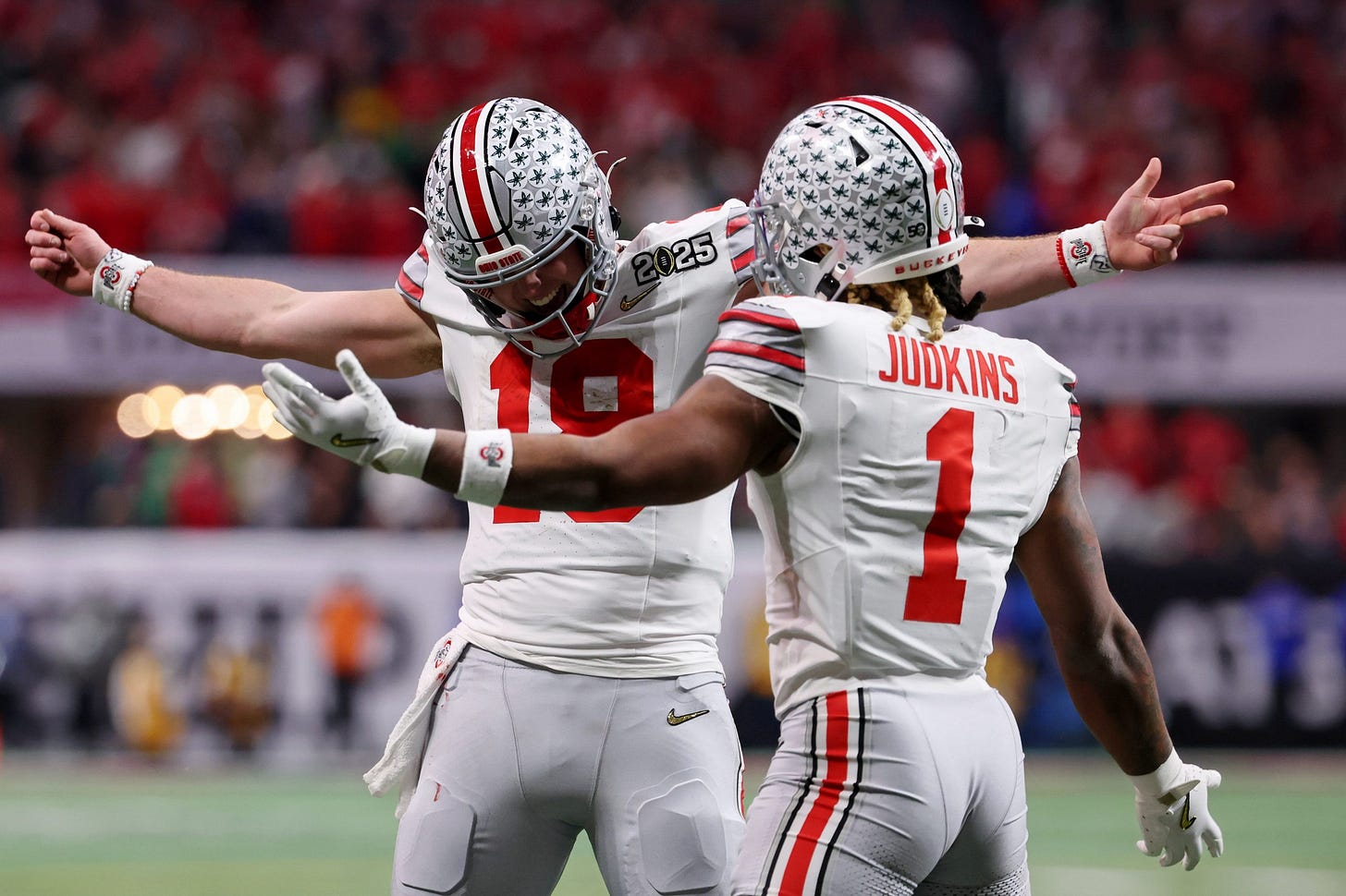 Will Howard Wows With Wild Stat Line in Dominant First-Half Performance