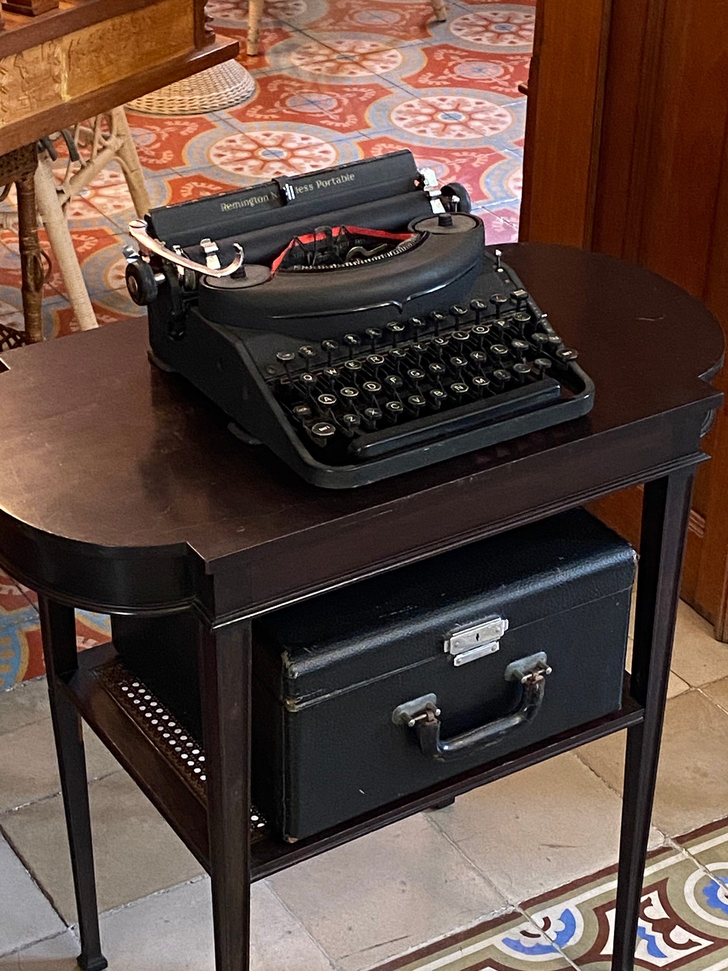 Antique Remington typewriter in La Quina Montes Molina, Mérida.