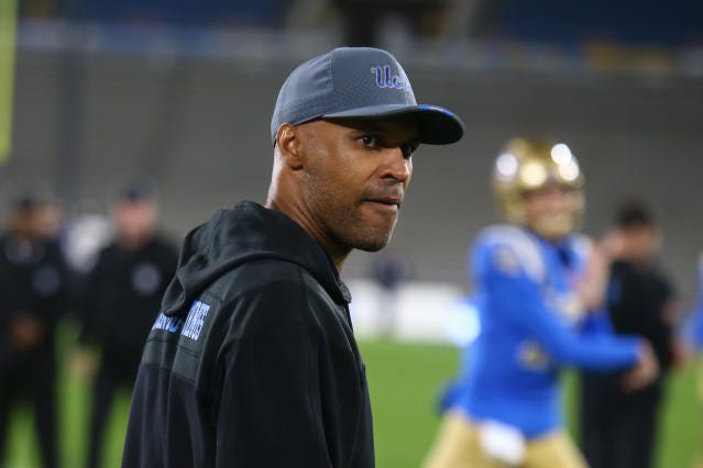 USC hires UCLA defensive coordinator D'Anton Lynn in crosstown rivalry  poaching - Yahoo Sports