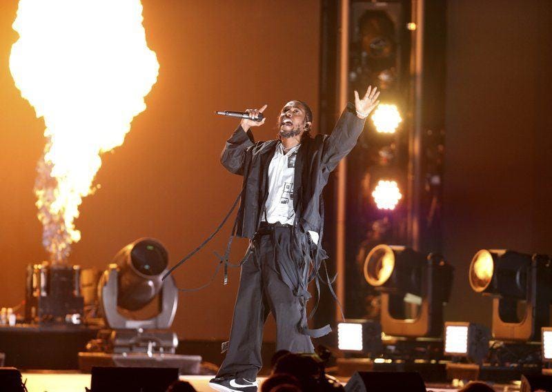 kendrick lamar lights up 2018 60th grammys