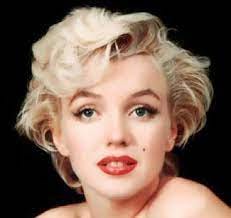 Before she became famous, Marilyn Monroe used to cover the mole on her face  with make-up. When fame came, it was d… | Beauty, Marilyn monroe fashion, Marilyn  monroe