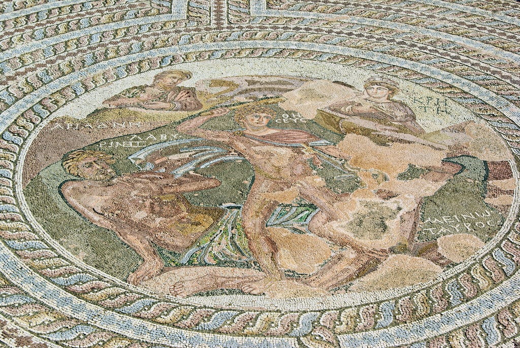 Teseo y el Minotauro, Casa de Teseo, Paphos, Chipre (mosaico) de Roman