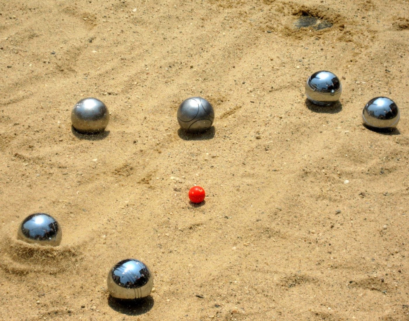 Pétanque: History, Types, Objective, & Equipment - Sportsmatik