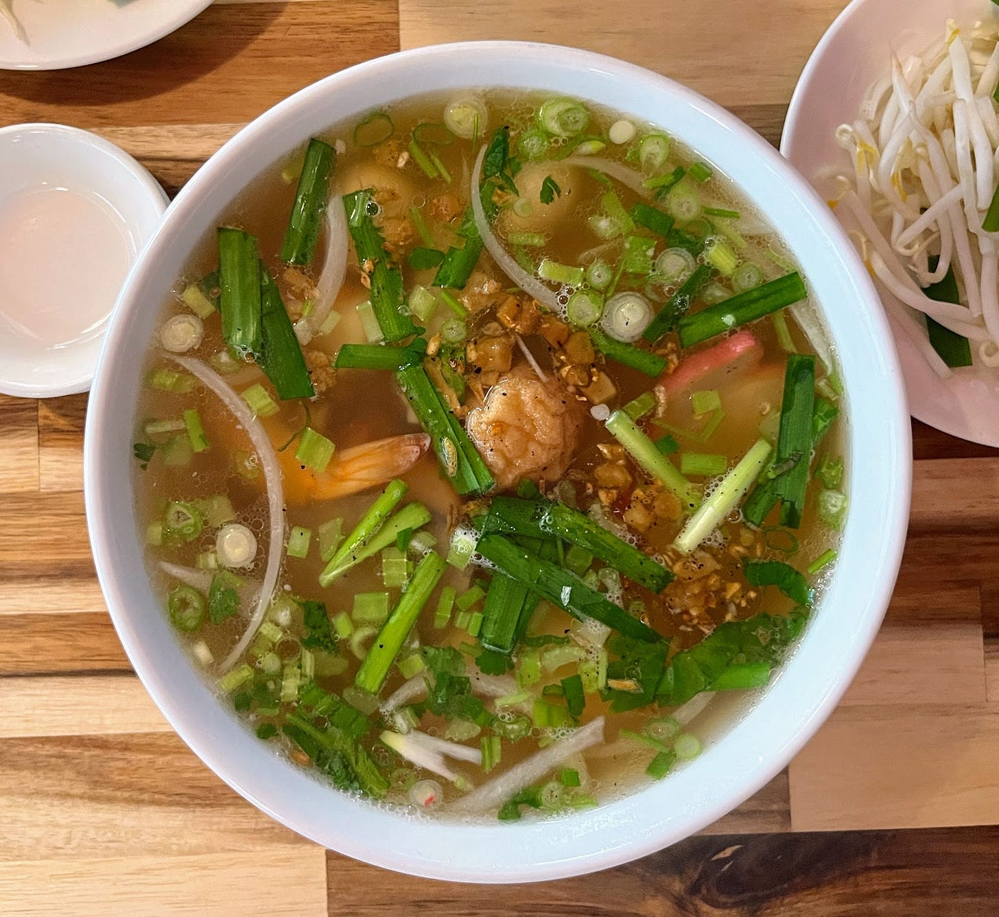 Hủ tiếu mỹ tho and accompaniments