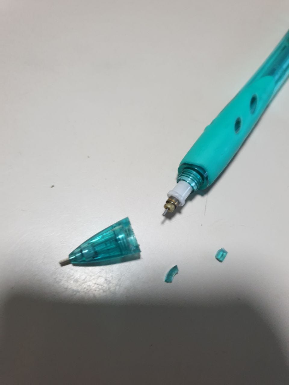 stationery - How to prevent violent expulsion of mechanical pencil tip -  Lifehacks Stack Exchange
