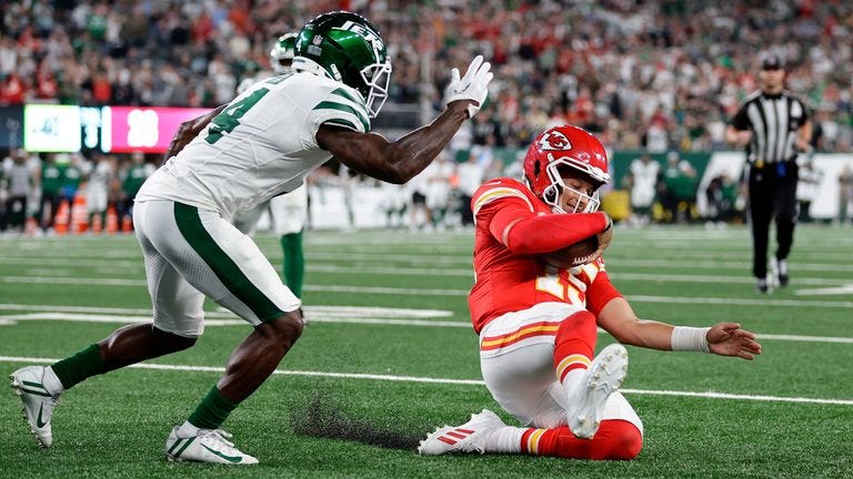 Patrick Mahomes sets TD record as Kansas City Chiefs hold off New York Jets  with Taylor Swift and Aaron Rodgers watching on | NFL News | Sky Sports