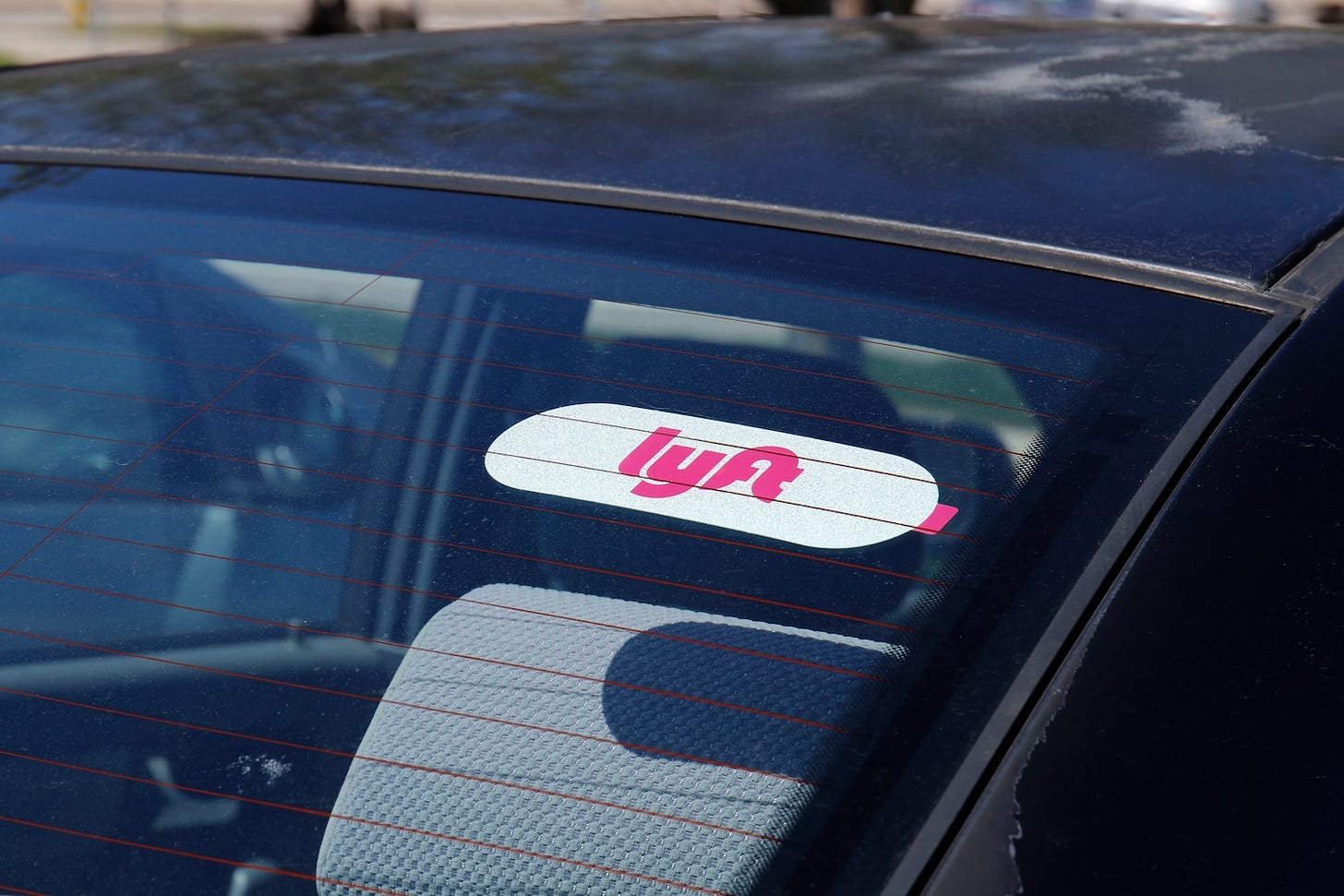 Lyft Driver Hears Strange Noise Finds Naked Florida Man In The Back