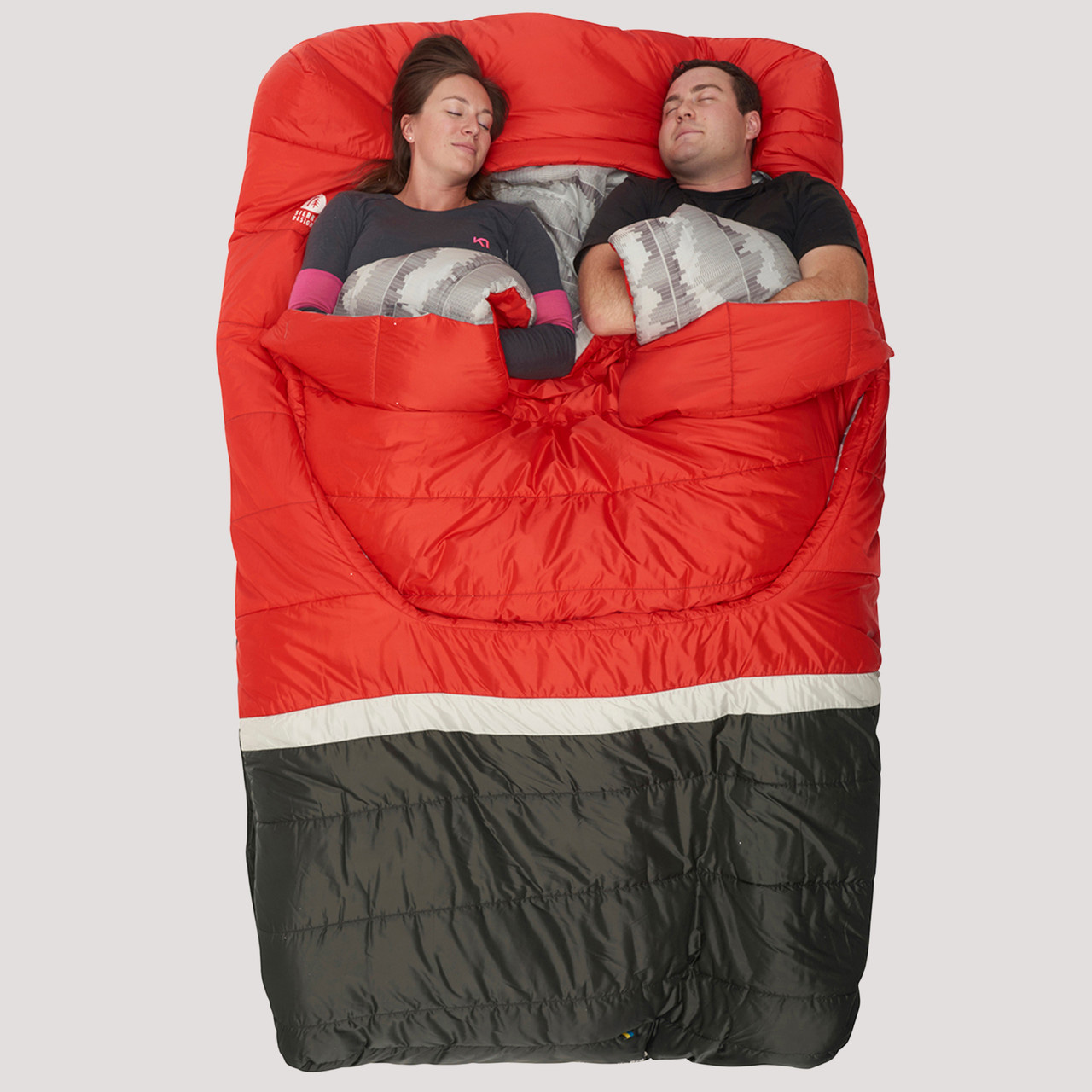 A picture containing sleeping bag, red

Description automatically generated
