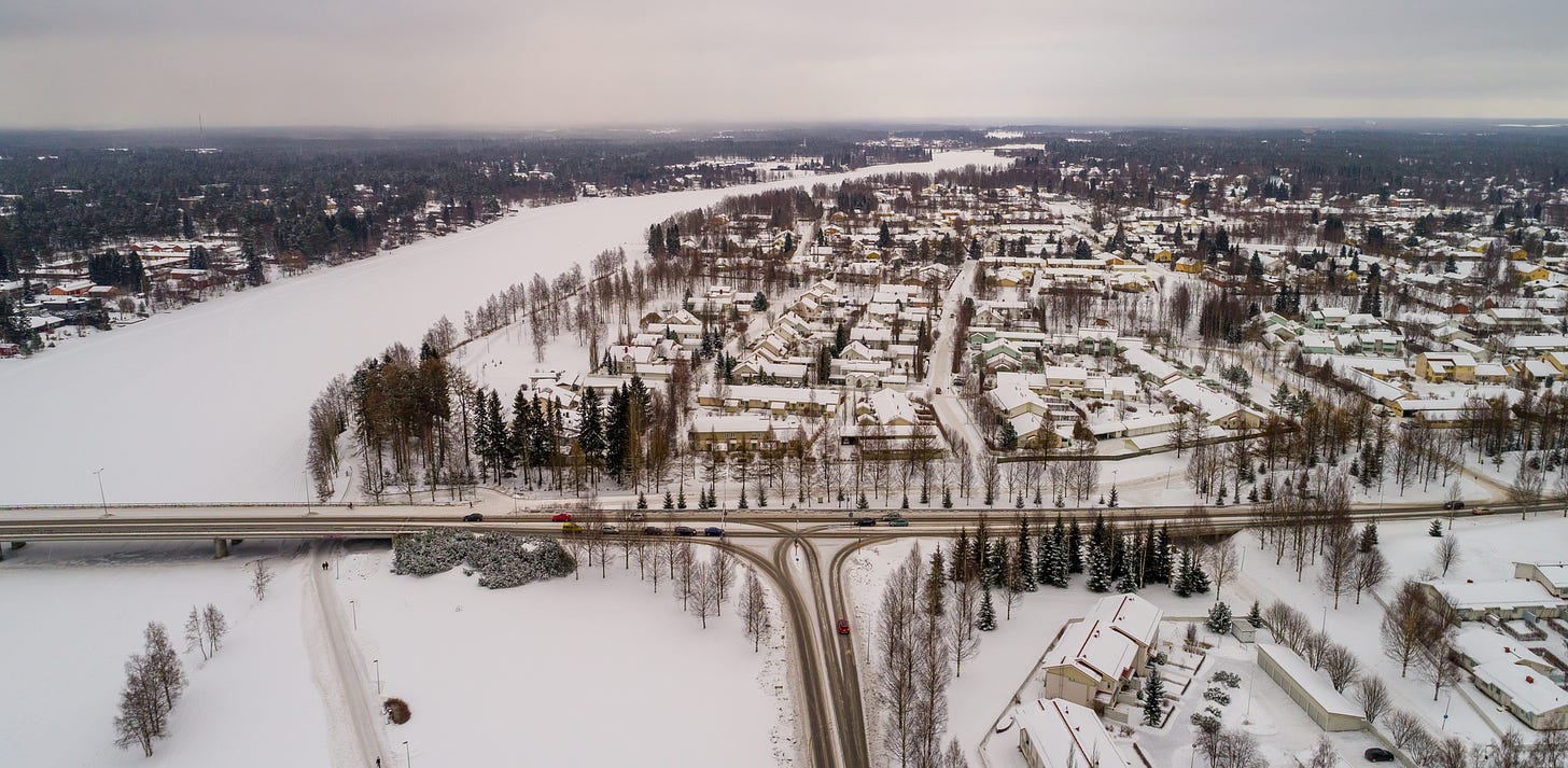 File:Oulu, Erkkola Oulujoen varrella.jpg - Wikimedia Commons