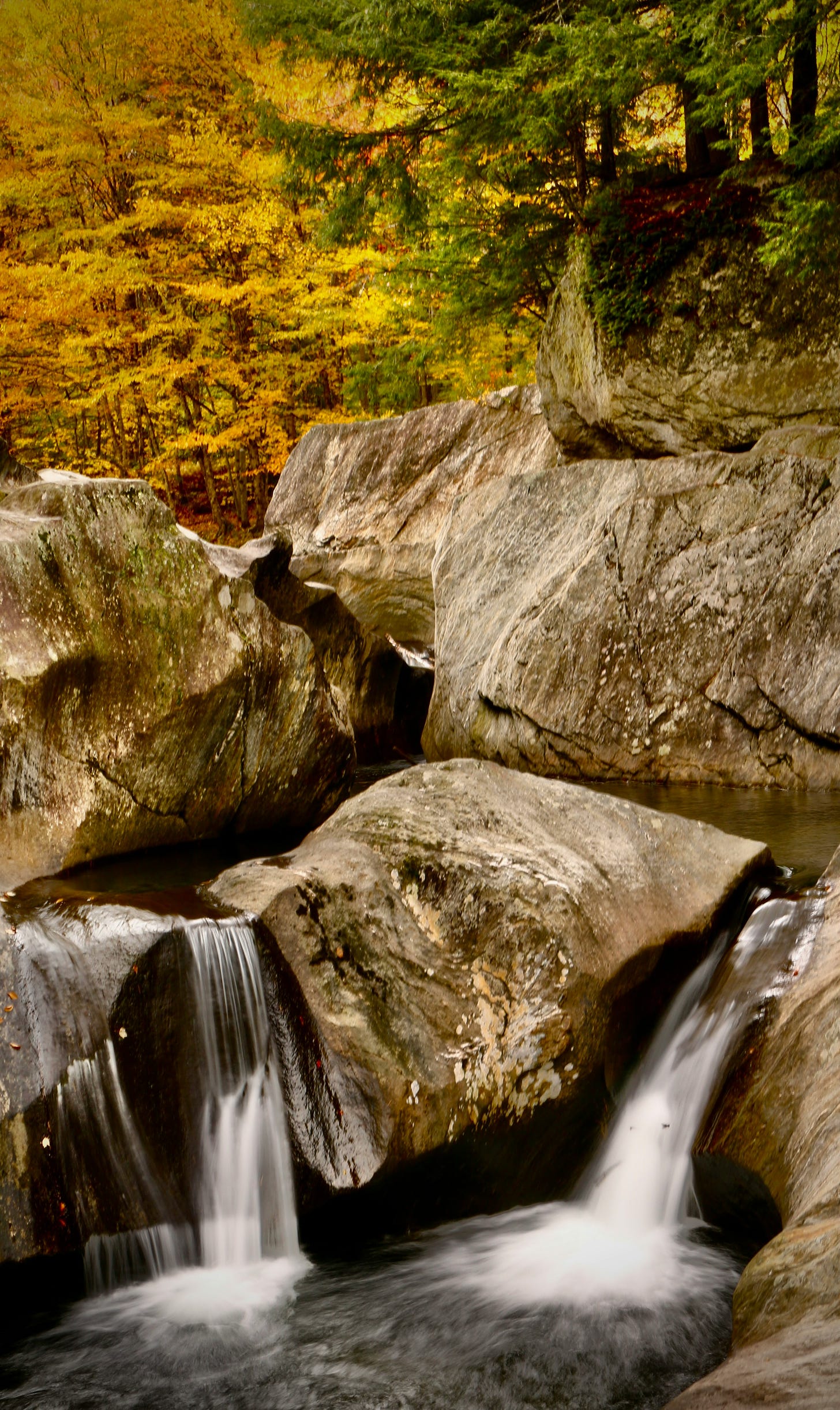 Warren Falls in Vermont during fall