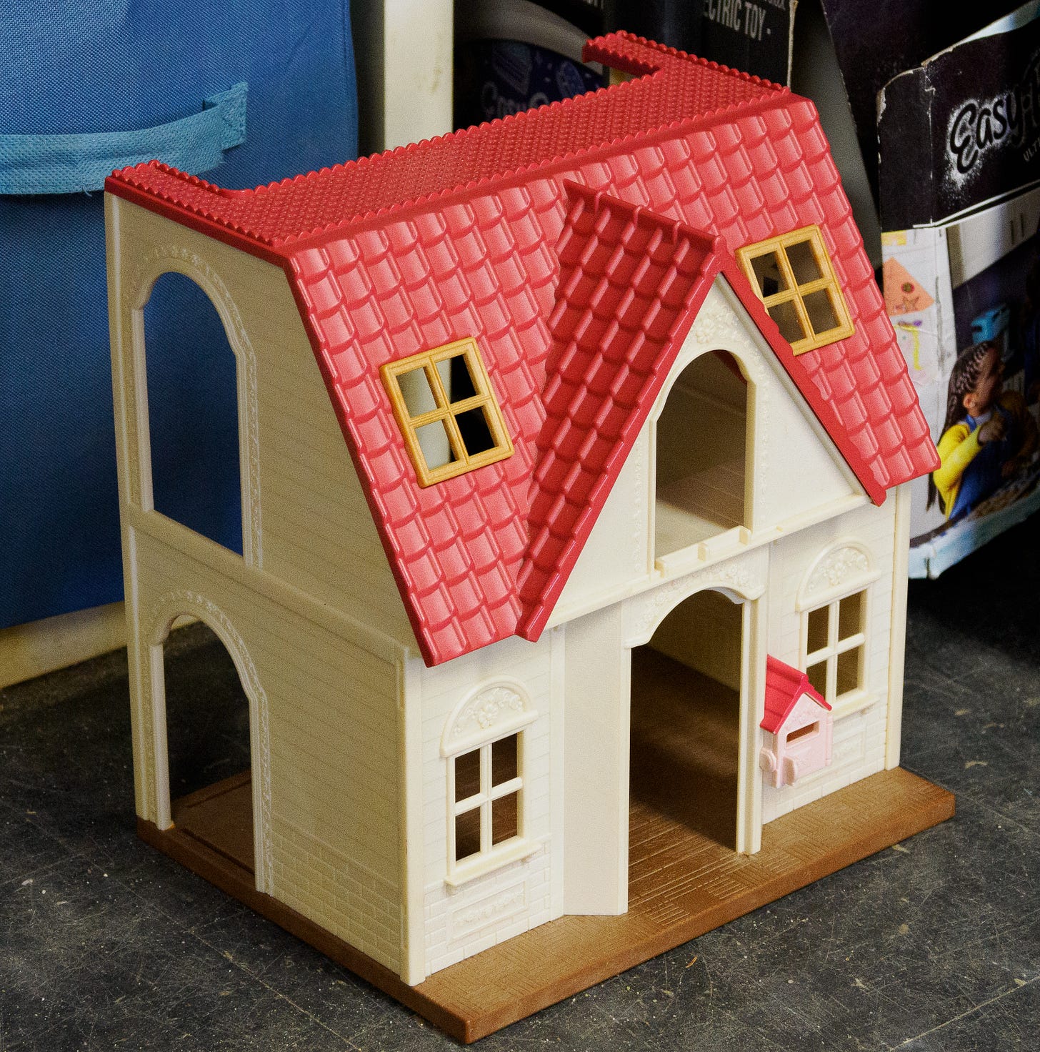 Small dollhouse