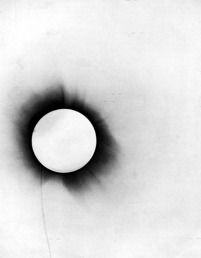 File:1919 eclipse negative.jpg - Wikimedia Commons