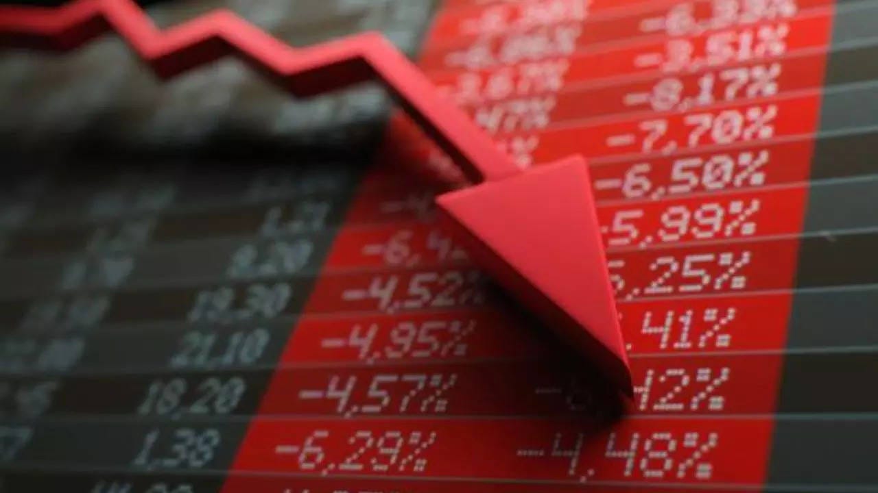 Share Market Crash: Zomato, Nykaa, Paytm, And More Take Upto 17 pc Plunge  In Stock Market Meltdown | Times Now