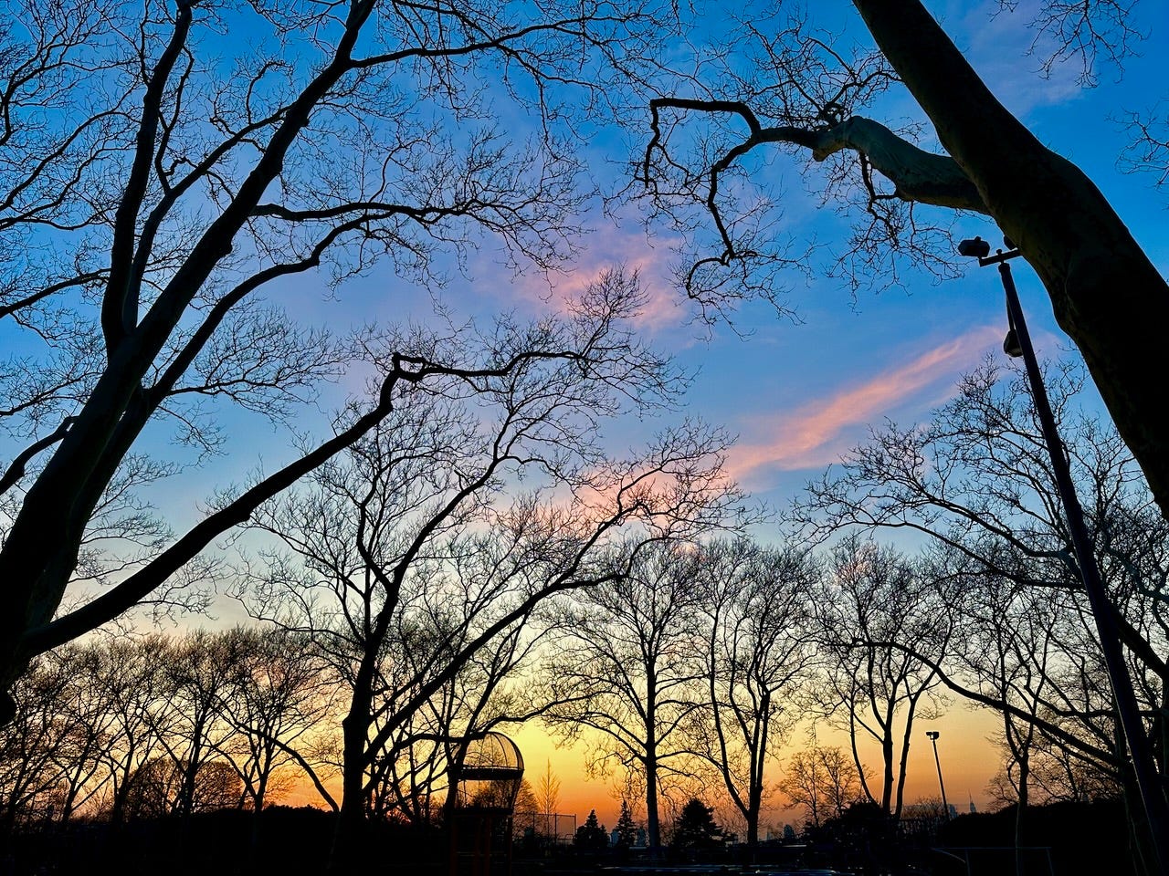 Sunset at the Grover Cleveland Park, Ridgewood (Photo: Elke Nominikat)