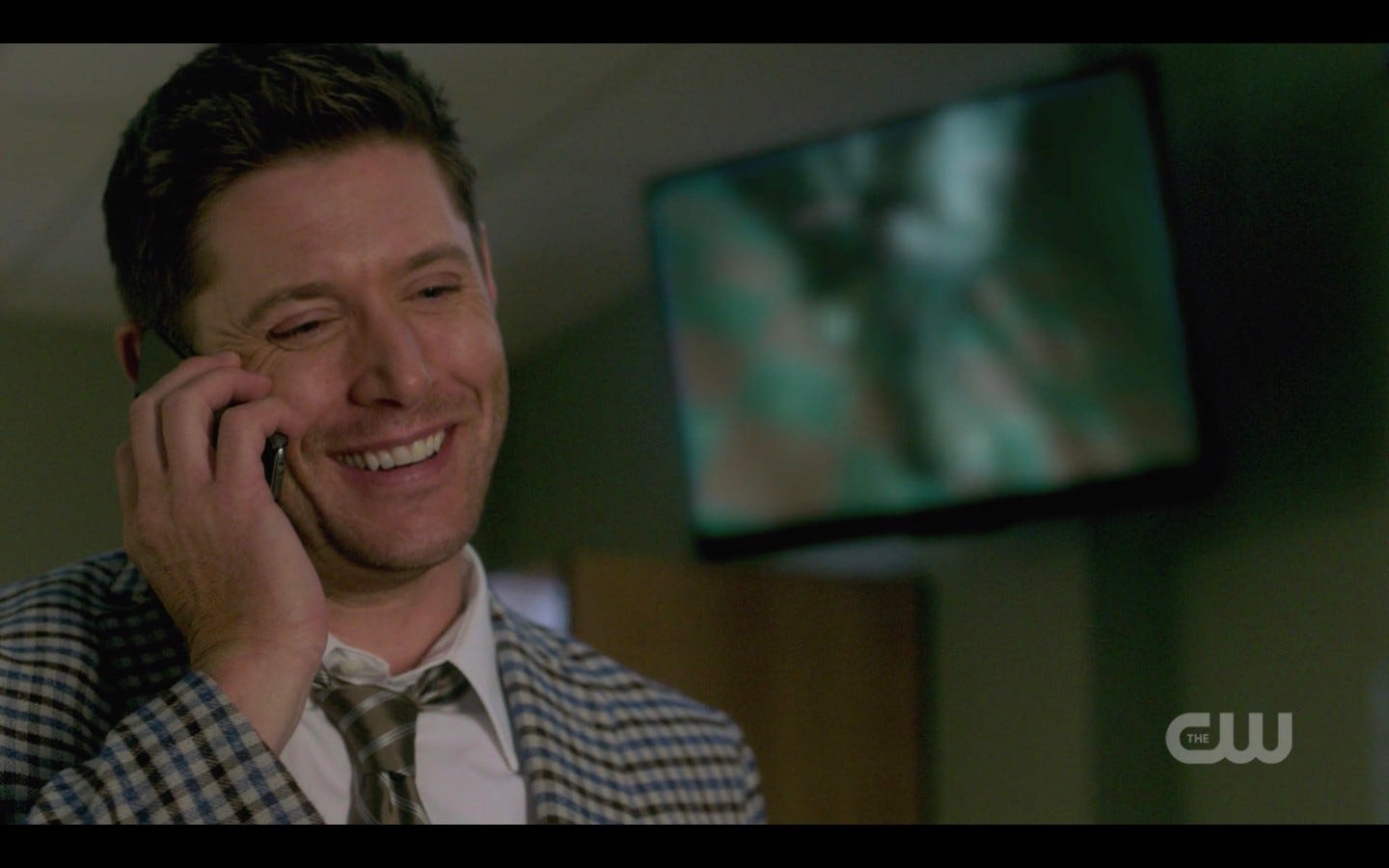 dean winchester not seeing hatchetman on hospital tv screen 1404