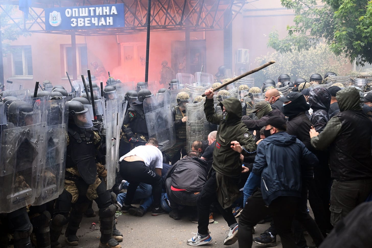 Over 30 NATO peacekeepers injured in clashes after Kosovo protests | Daily  Sabah