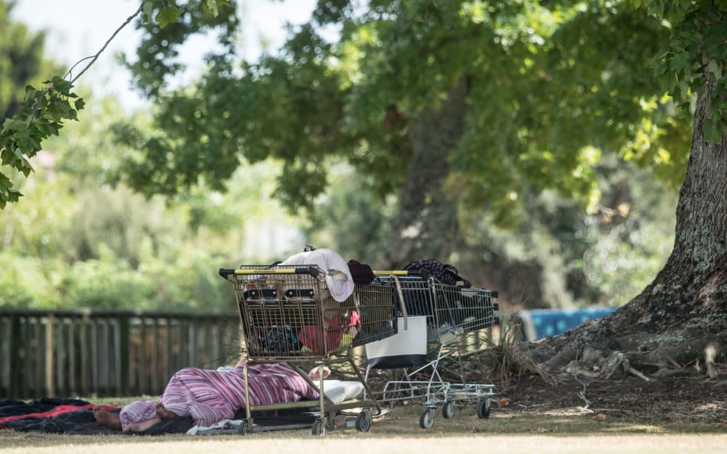 Homeless people 'doing nothing wrong' removed from Rotorua park | RNZ News