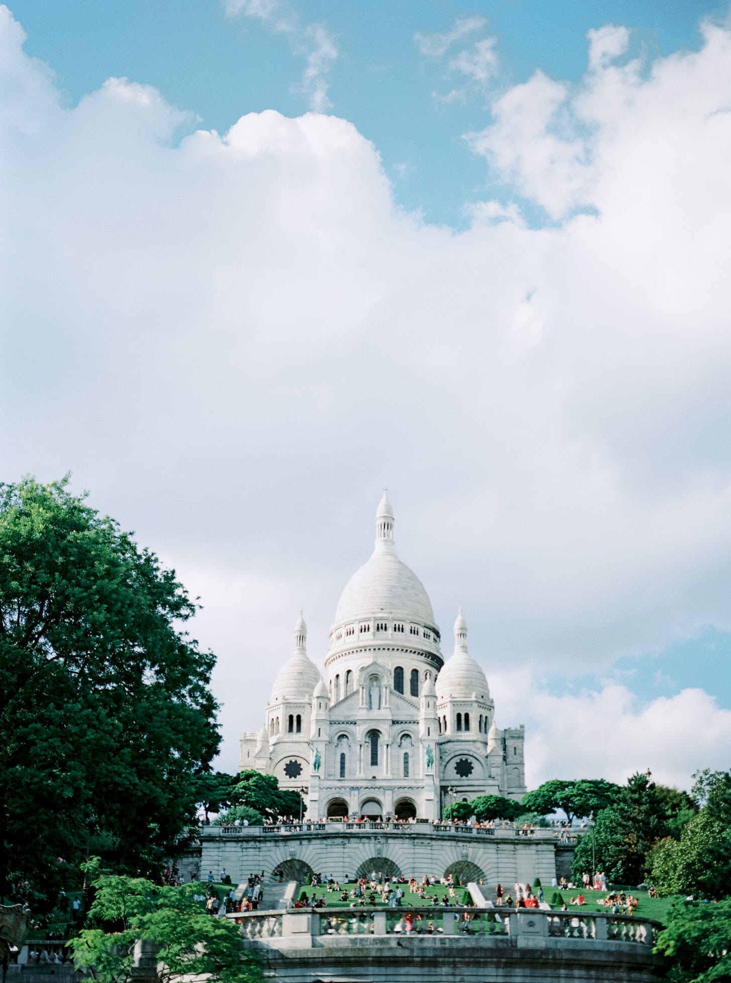 Photo of a Parisian streetscape