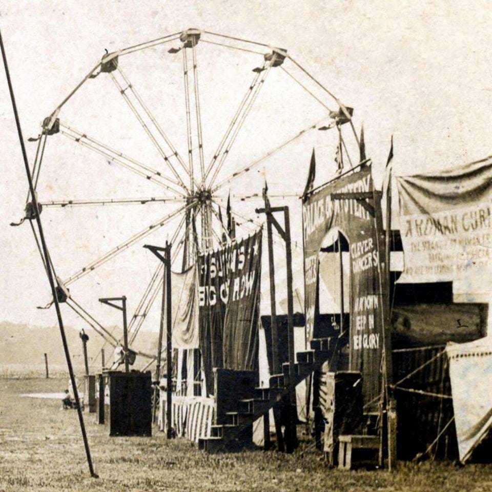 alt="Memories On The Carnival Midway"
