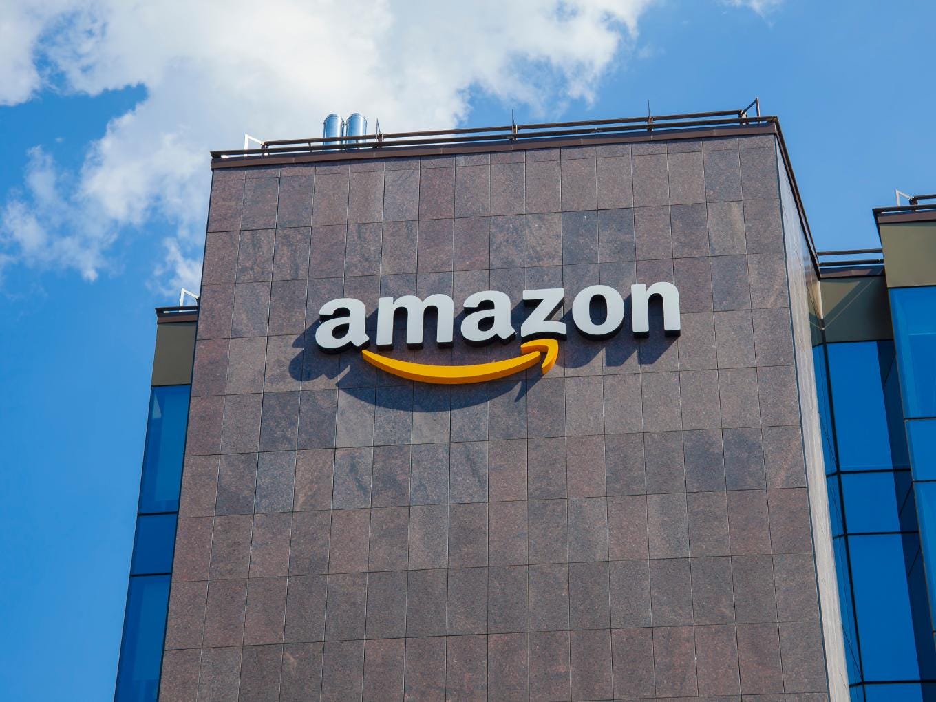 Amazon Embraces Influencer Economy: Launches 'Creator University' & 'Creator Connect'