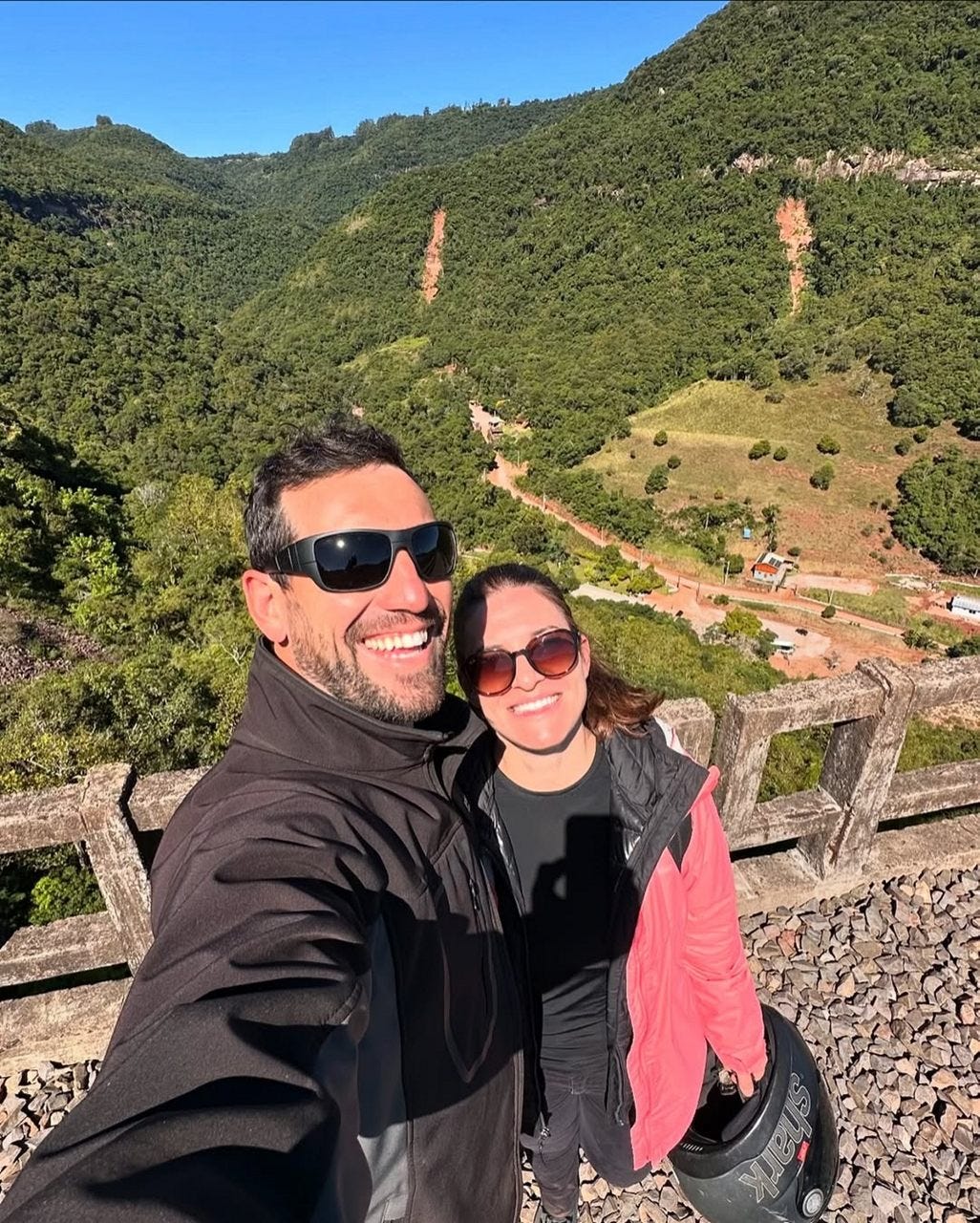 O empresário Ronaldo Garbin com a companheira em postagem no Instagram