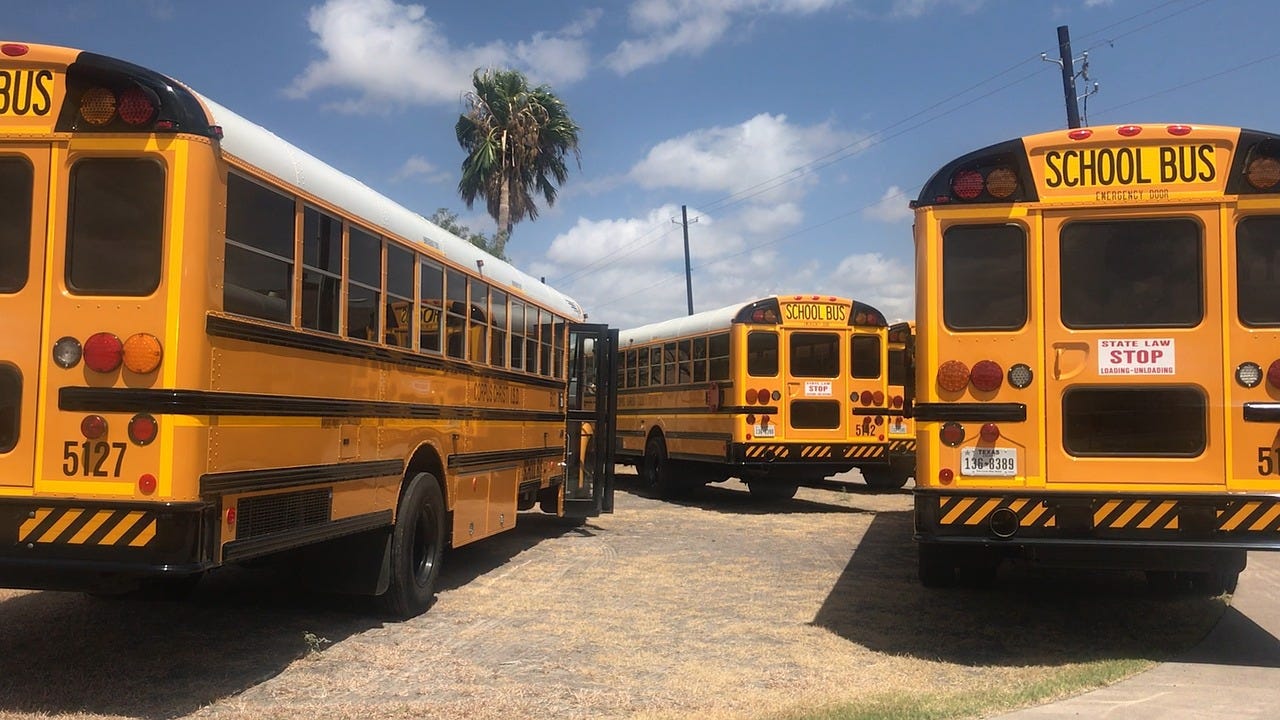 bus-2690793_1280.jpg