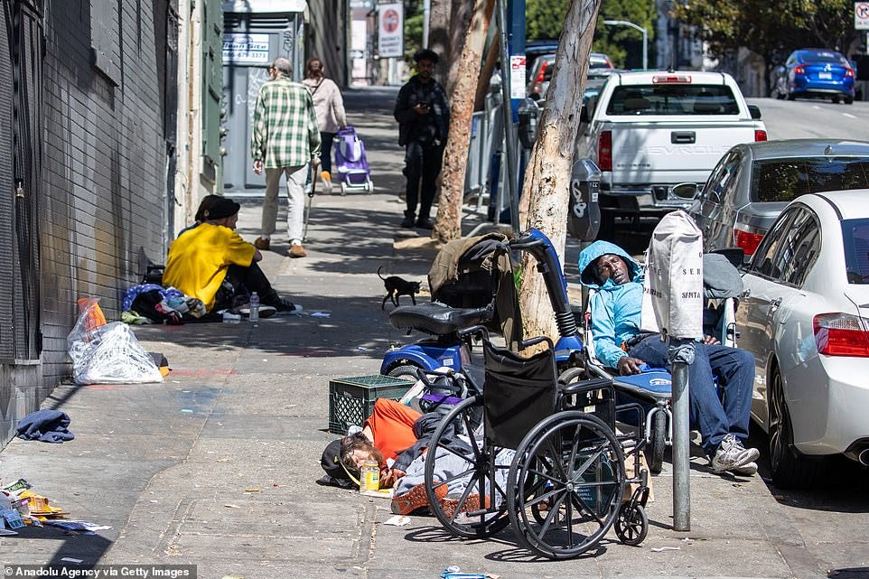 Shocking new images reveal the extend of homelessness in San Francisco |  Daily Mail Online