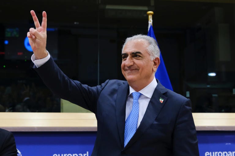 Επιστροφή του…Σάχη; Το κάλεσμα του Ρεζά Παχλαβί και τα σενάρια για την πτώση του καθεστώτος στο Ιράν και την επόμενη μέρα