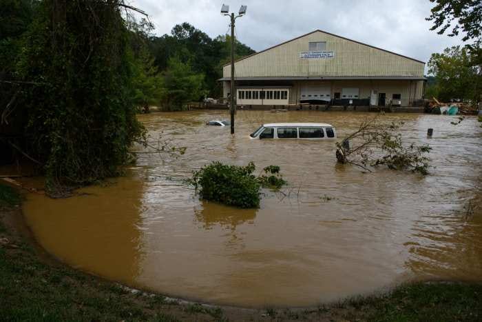 Former UFC Star Helping The Victims Of Hurricane Helene - The Spun