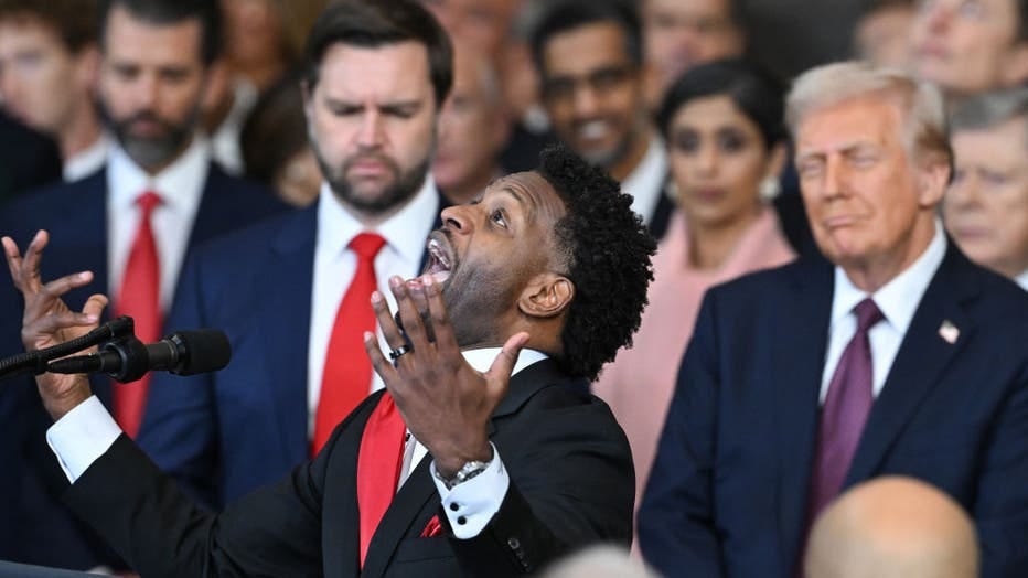 Who is Lorenzo Sewell, the pastor who referenced King's 'dream' speech in  inaugural prayer? | FOX 5 Atlanta