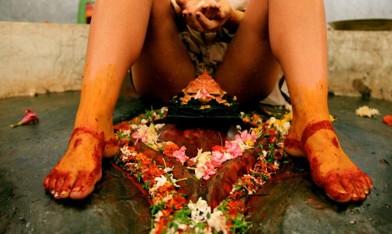 Yoni puja, Kamakhya Devipuram, Andra Pradesh – @arjuna-vallabha on Tumblr