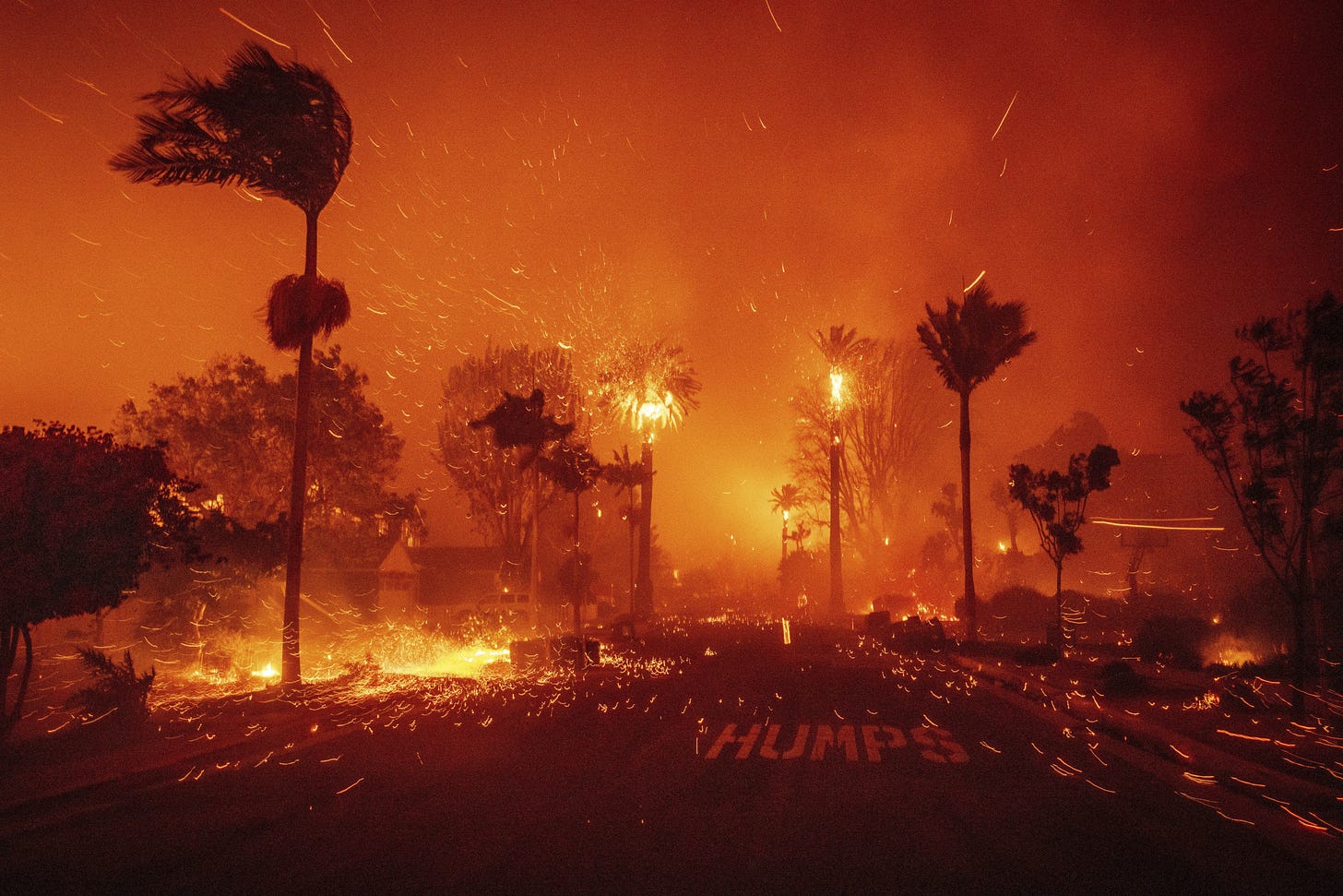 Palisades Fire Destroys 1,1000 Structures, 5 Dead as LA Engulfed by 5 ...