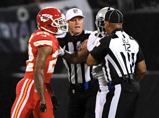 marshawn lynch ejected from raiders vs chiefs game