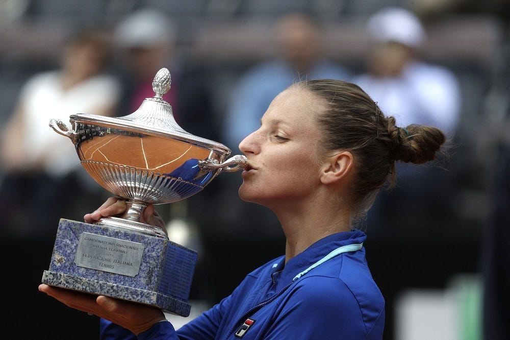 karloina pliskova wins italian open beating johanna konta 2019