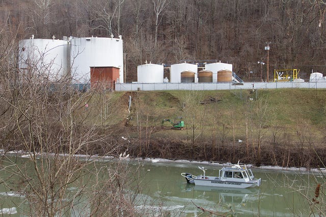 Rapid Response: West Virginia 2014 Elk River Spill | NLM in Focus