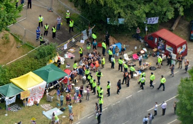 The battle of Balcombe: Police arrest 16 anti-fracking protesters ...