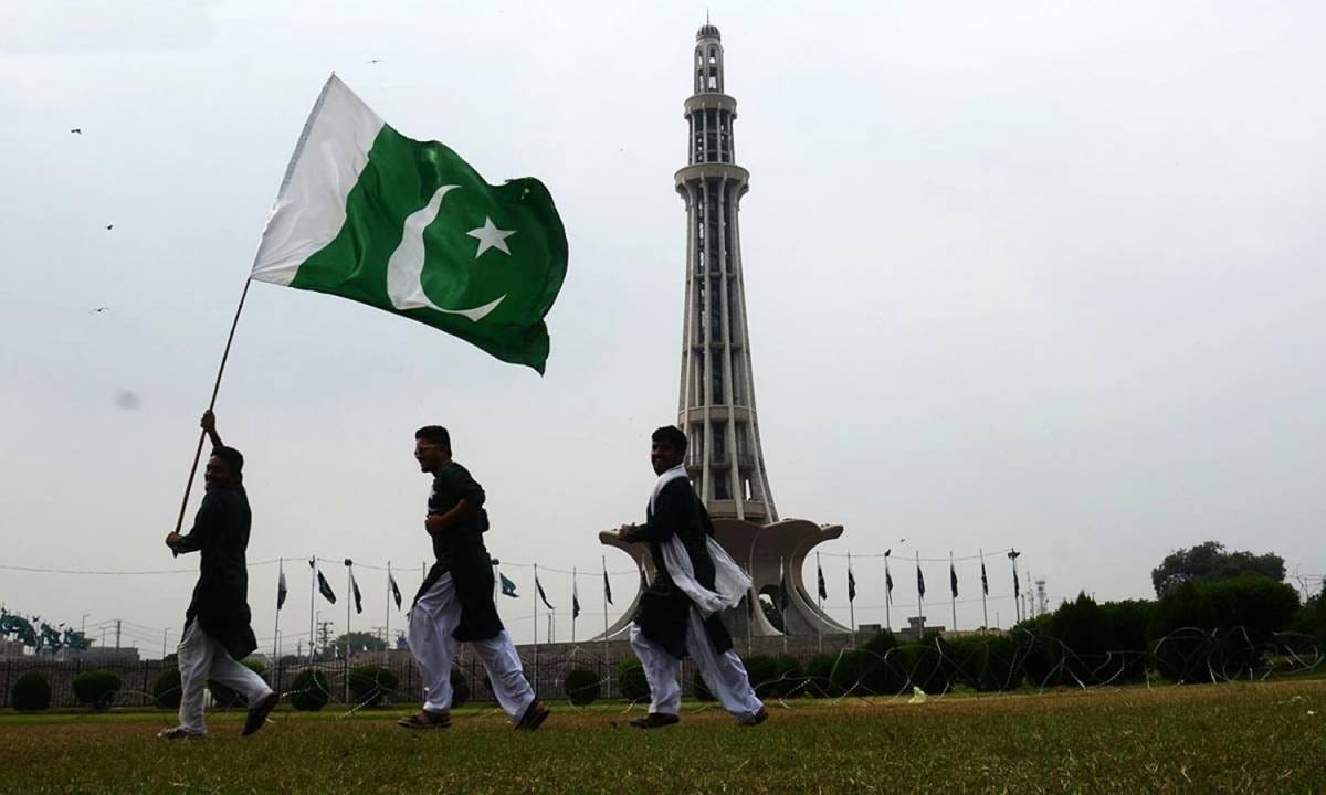 Pakistan Flag Simple History: Under the Green and White