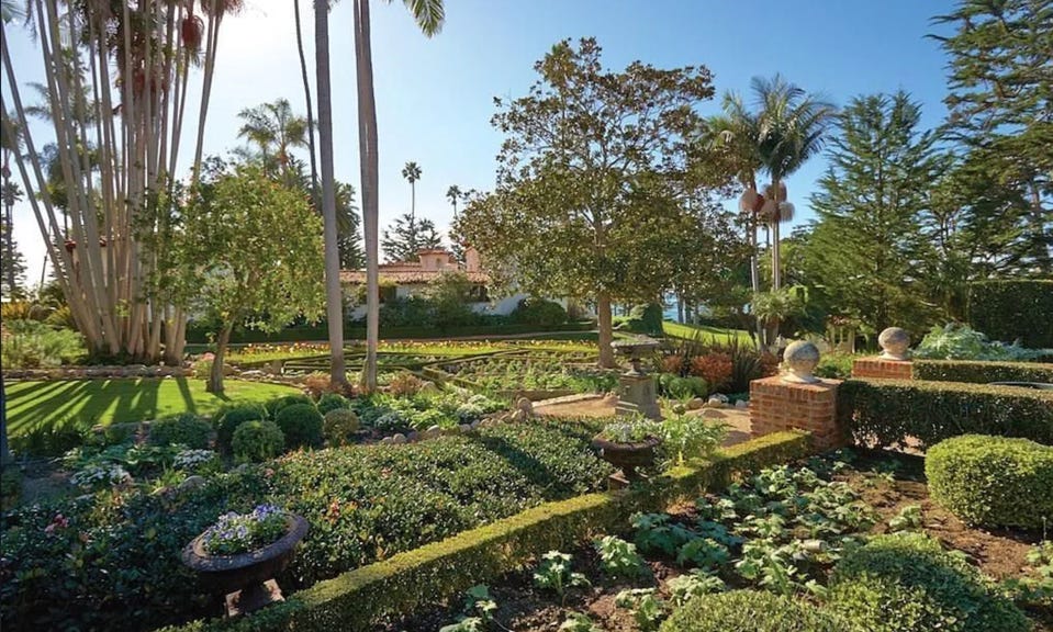 La Casa Pacifica Gardens
