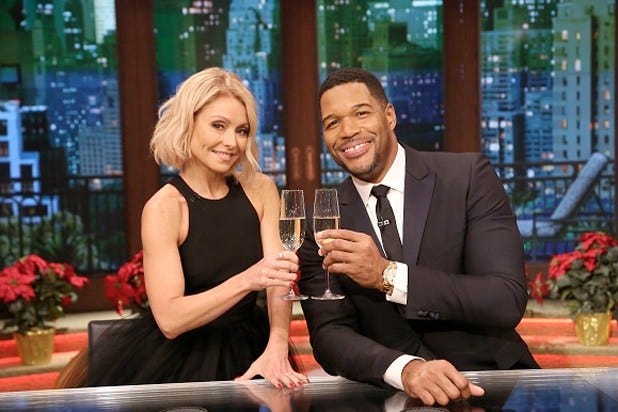 kelly ripa push for michael strahan 2016 gossip