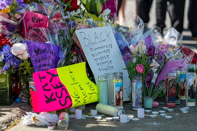 File:Memorial to victims of Tops Supermarket shooting, Jefferson Avenue, Buffalo, New York, May 2022.jpg