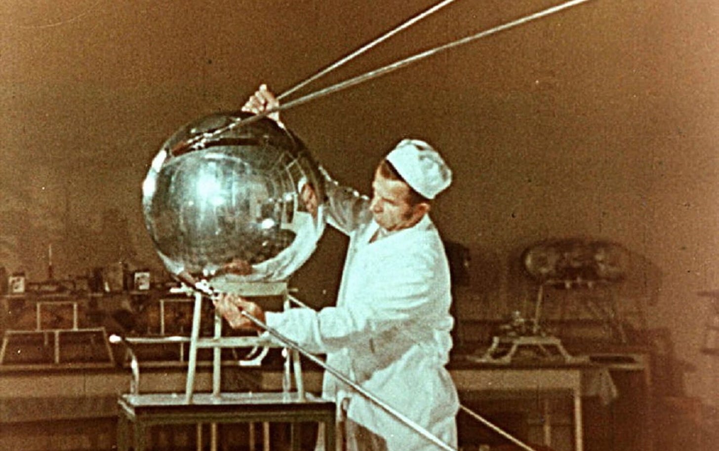 Dawn of the Space Age: Story of Sputnik-1, Earth's First Artificial  Satellite - 04.10.2017, Sputnik International