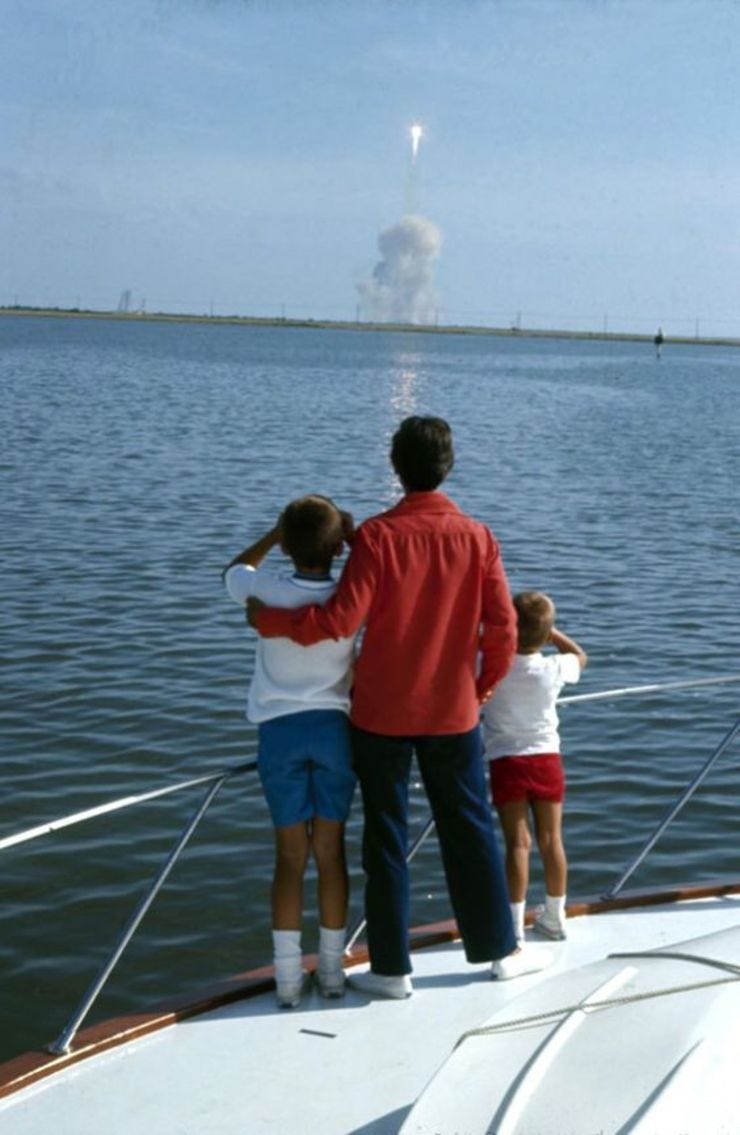 Familie Armstrong beobachtet den Start von Apollo 11, 1969