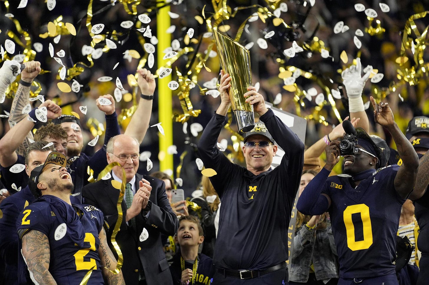 Michigan defeats Washington for college football national title - Los  Angeles Times